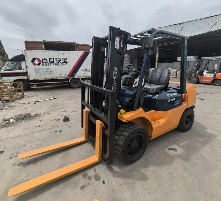 Original japanese second hand TOYOTA FD30 diesel forklift with good condition used Toyota FD30 forklift for sale in china - Dizel forklift: fotoğraf 3 Original japanese second hand TOYOTA FD30 diesel forklift with good condition used Toyota FD30 forklift for sale in china - Dizel forklift: fotoğraf 3