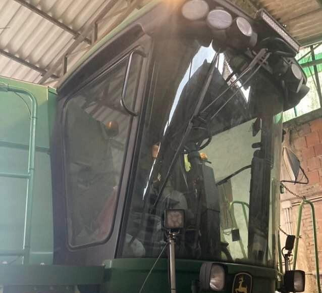 Mietitrebbia John Deere S 560 - Biçerdöver: fotoğraf 1 Mietitrebbia John Deere S 560 - Biçerdöver: fotoğraf 1
