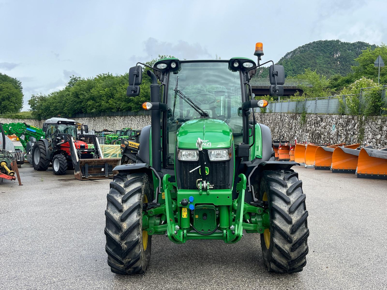 JOHN DEERE 5115R - Traktör: fotoğraf 3 JOHN DEERE 5115R - Traktör: fotoğraf 3