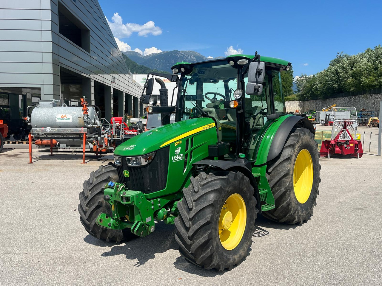 JOHN DEERE 5115R - Traktör: fotoğraf 2 JOHN DEERE 5115R - Traktör: fotoğraf 2