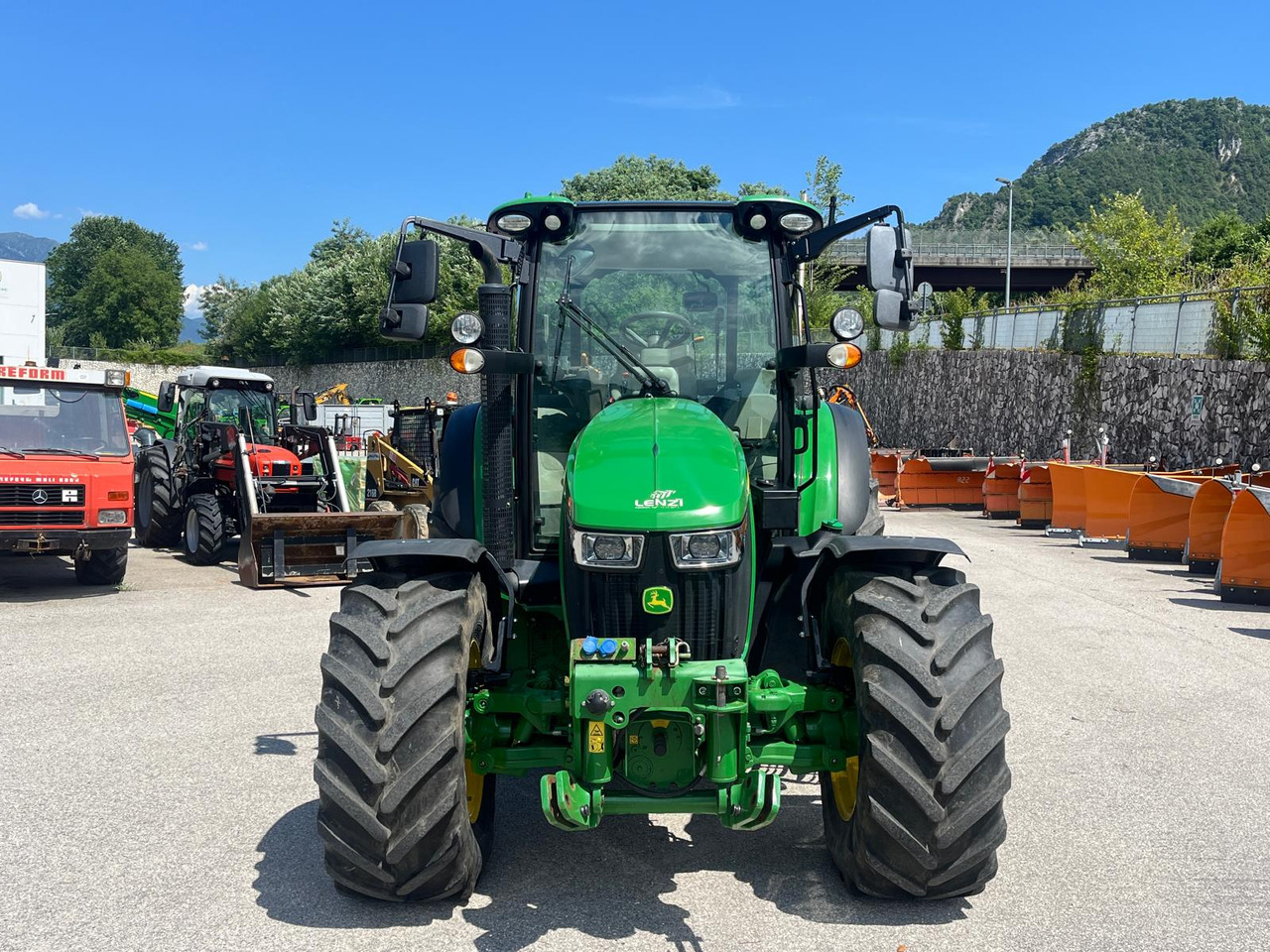 JOHN DEERE 5115R - Traktör: fotoğraf 3 JOHN DEERE 5115R - Traktör: fotoğraf 3