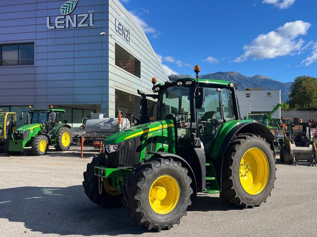 JOHN DEERE 6120 M - Traktör: fotoğraf 1 JOHN DEERE 6120 M - Traktör: fotoğraf 1