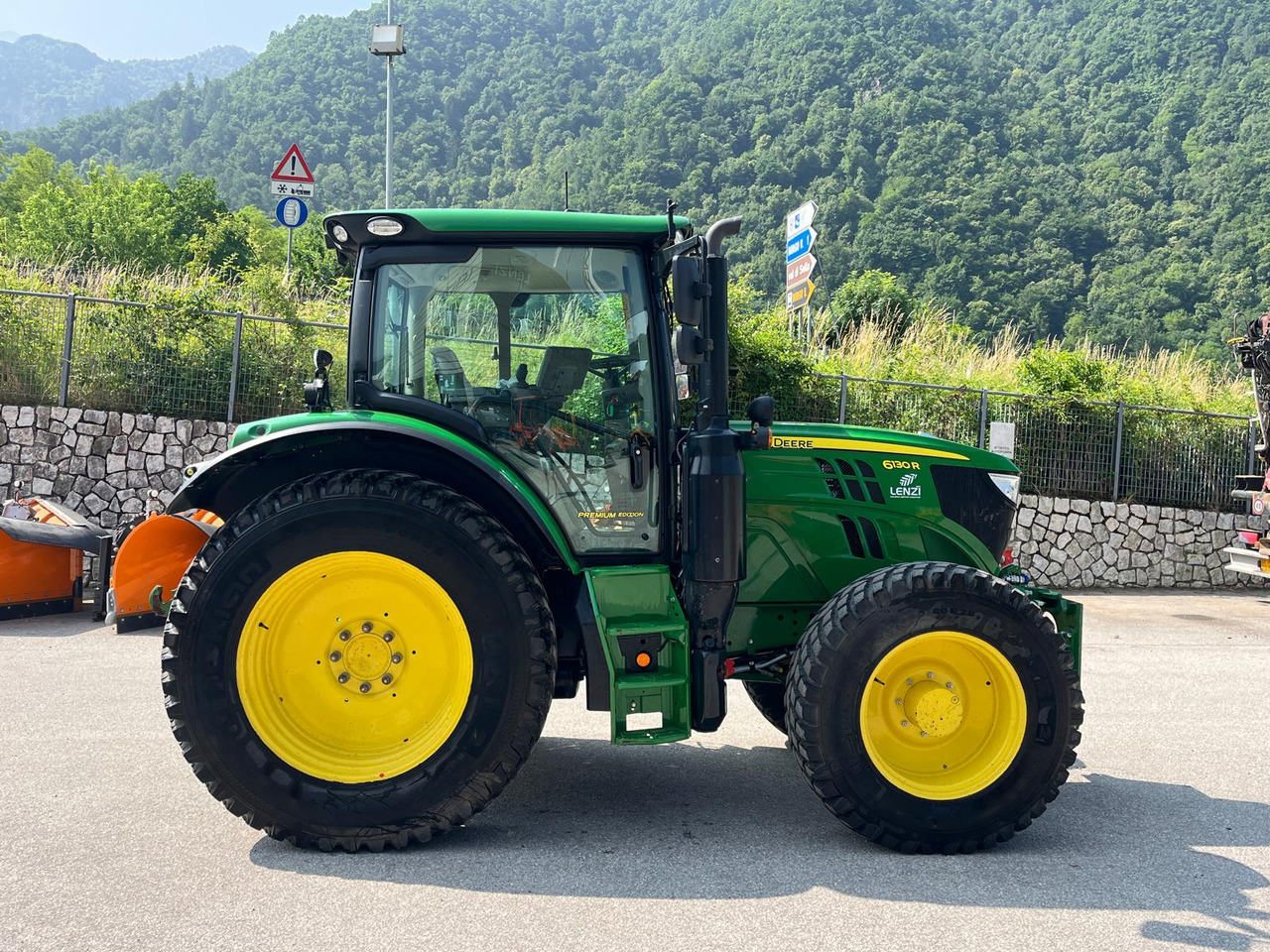 JOHN DEERE 6130R - Traktör: fotoğraf 5 JOHN DEERE 6130R - Traktör: fotoğraf 5
