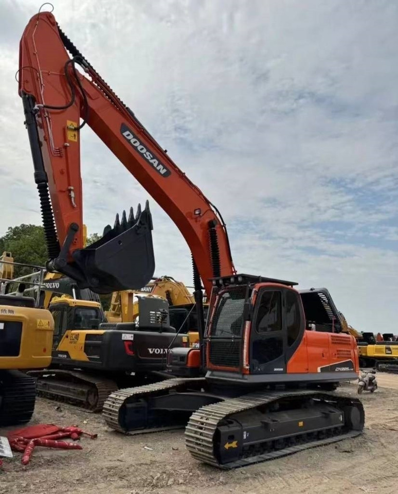 Doosan DX 225 - Paletli ekskavatör: fotoğraf 1 Doosan DX 225 - Paletli ekskavatör: fotoğraf 1