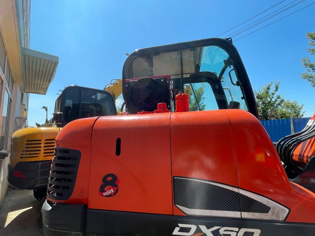 Doosan DX 60 - Paletli ekskavatör: fotoğraf 2 Doosan DX 60 - Paletli ekskavatör: fotoğraf 2