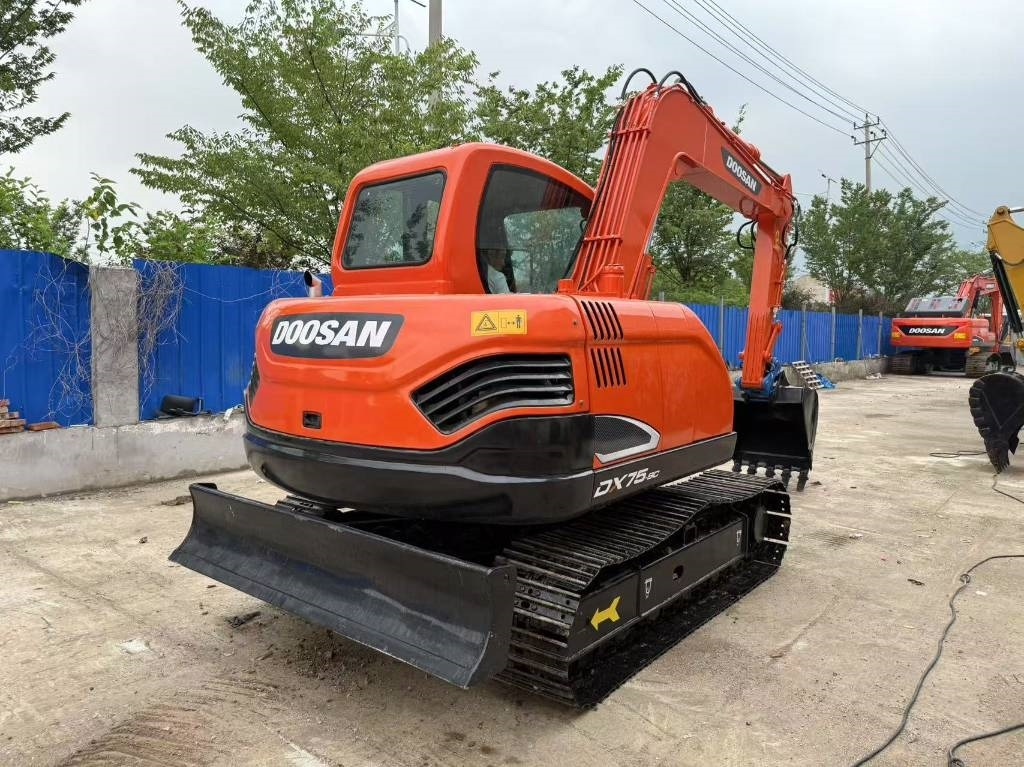 Doosan DX 75 - Paletli ekskavatör: fotoğraf 5 Doosan DX 75 - Paletli ekskavatör: fotoğraf 5