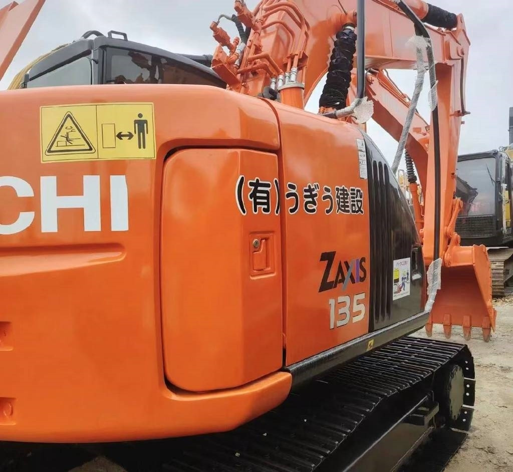 Hitachi 135US - Paletli ekskavatör: fotoğraf 3 Hitachi 135US - Paletli ekskavatör: fotoğraf 3