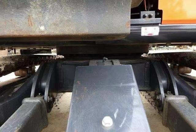 Hitachi 30 - Paletli ekskavatör: fotoğraf 4 Hitachi 30 - Paletli ekskavatör: fotoğraf 4