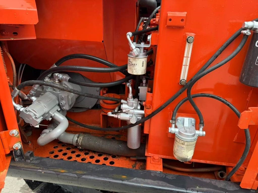 Hitachi ZX 60 - Mini ekskavatör: fotoğraf 3 Hitachi ZX 60 - Mini ekskavatör: fotoğraf 3