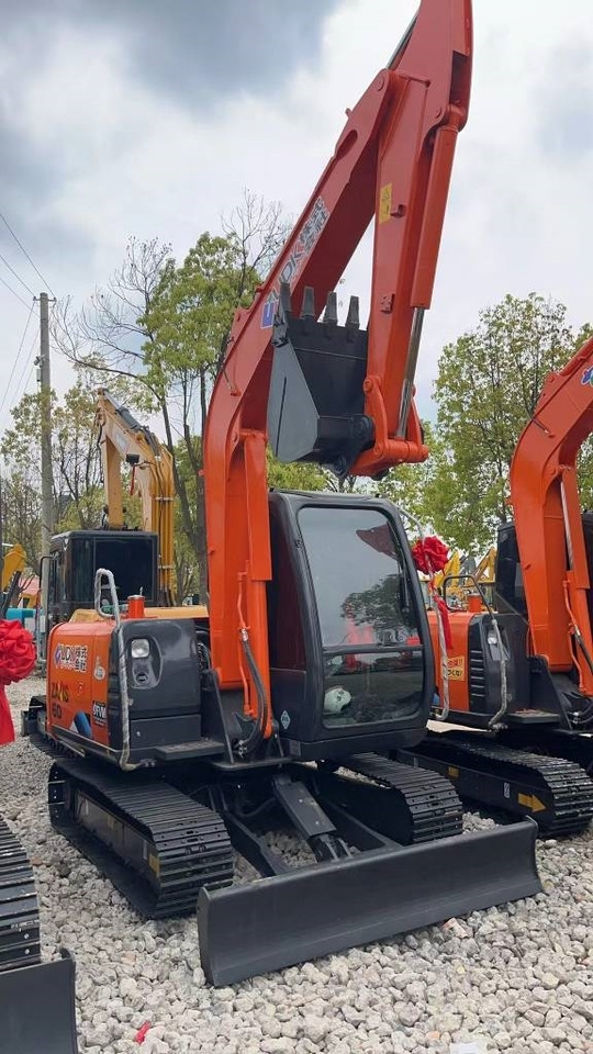 Hitachi Zaxis 60 - Mini ekskavatör: fotoğraf 1 Hitachi Zaxis 60 - Mini ekskavatör: fotoğraf 1