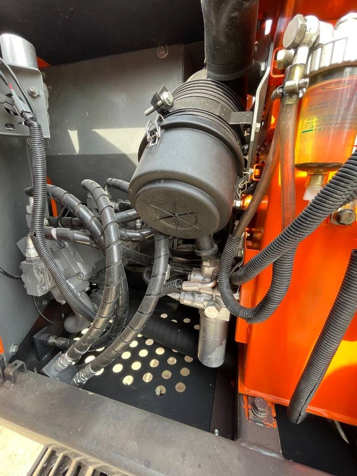 Hitachi Zaxis 70 - Paletli ekskavatör: fotoğraf 2 Hitachi Zaxis 70 - Paletli ekskavatör: fotoğraf 2