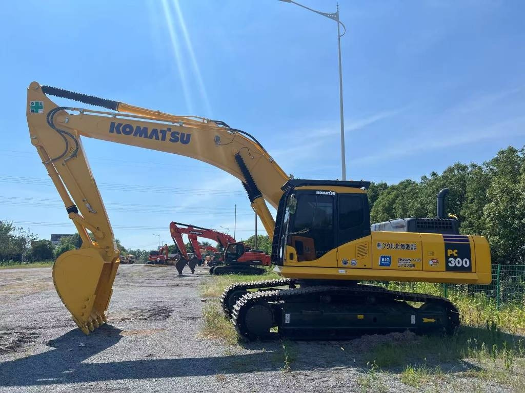 Komatsu PC 300 - Paletli ekskavatör: fotoğraf 1 Komatsu PC 300 - Paletli ekskavatör: fotoğraf 1