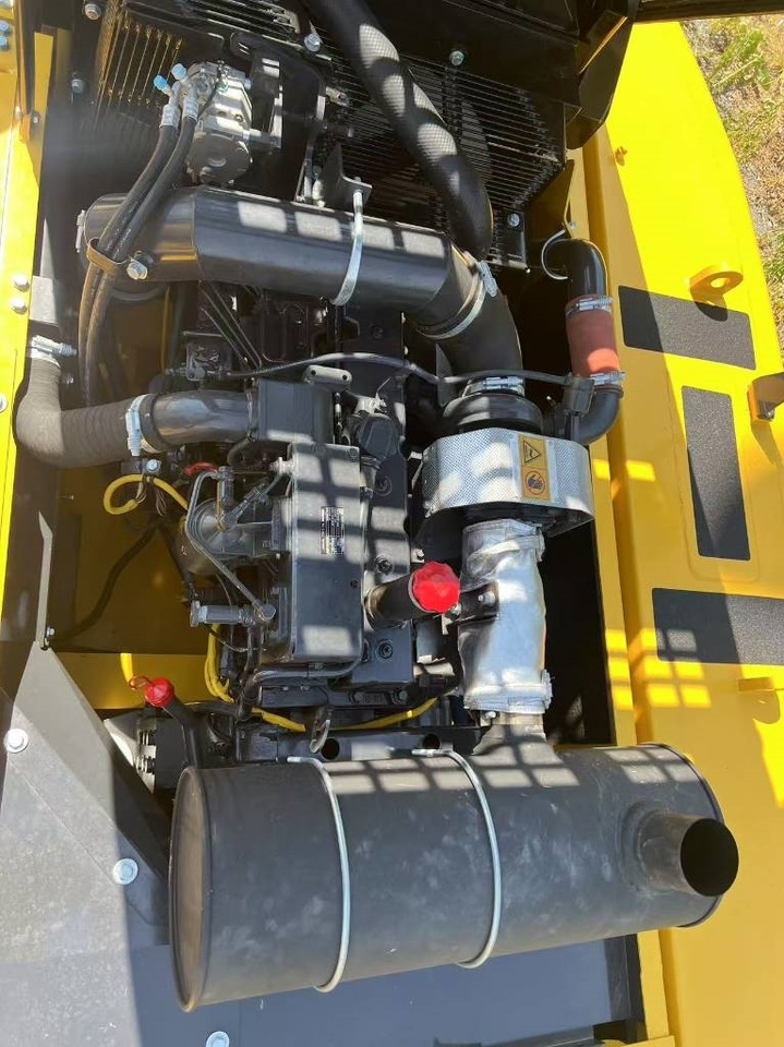 Komatsu PC 300 - Paletli ekskavatör: fotoğraf 3 Komatsu PC 300 - Paletli ekskavatör: fotoğraf 3