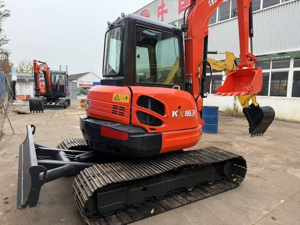 Kubota 163 - Paletli ekskavatör: fotoğraf 4 Kubota 163 - Paletli ekskavatör: fotoğraf 4