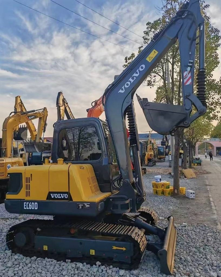 Paletli ekskavatör Volvo EC 60: fotoğraf 9