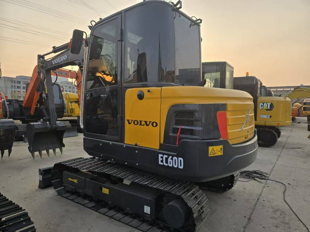 Volvo EC 60 - Paletli ekskavatör: fotoğraf 1 Volvo EC 60 - Paletli ekskavatör: fotoğraf 1