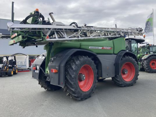Fendt ROGATOR 645 - Kendi yürür ilaçlama makinesi: fotoğraf 4 Fendt ROGATOR 645 - Kendi yürür ilaçlama makinesi: fotoğraf 4