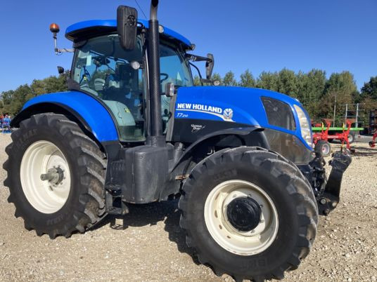 New Holland T7.210 - Traktör: fotoğraf 2 New Holland T7.210 - Traktör: fotoğraf 2