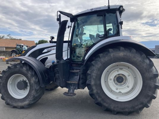 Valtra T214 DIRECT - Traktör: fotoğraf 4 Valtra T214 DIRECT - Traktör: fotoğraf 4