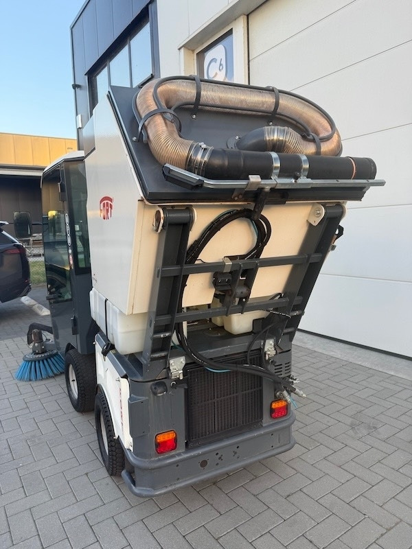 Fort MPM - Yol süpürme aracı: fotoğraf 2 Fort MPM - Yol süpürme aracı: fotoğraf 2