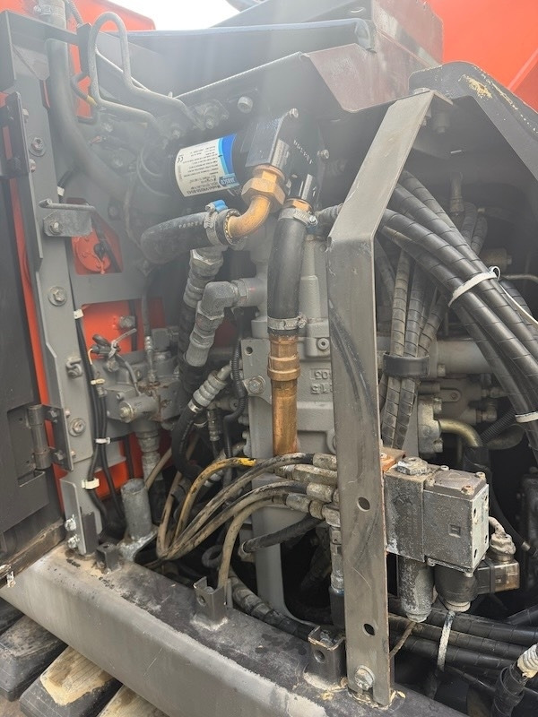 Paletli ekskavatör Hitachi ZX 135 US 5-B: fotoğraf 16