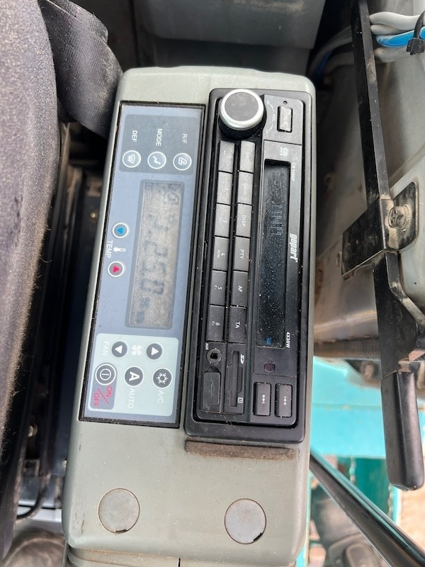 Paletli ekskavatör Kobelco SK 235 SR LC: fotoğraf 20 Paletli ekskavatör Kobelco SK 235 SR LC: fotoğraf 20