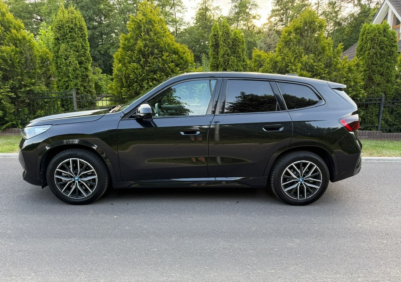 BMW X1 iX1 iX1 xDrive30 313KM M-Sport H/K Panorama AdaptiveLed Masaże Kam360 - SUV: fotoğraf 2 BMW X1 iX1 iX1 xDrive30 313KM M-Sport H/K Panorama AdaptiveLed Masaże Kam360 - SUV: fotoğraf 2
