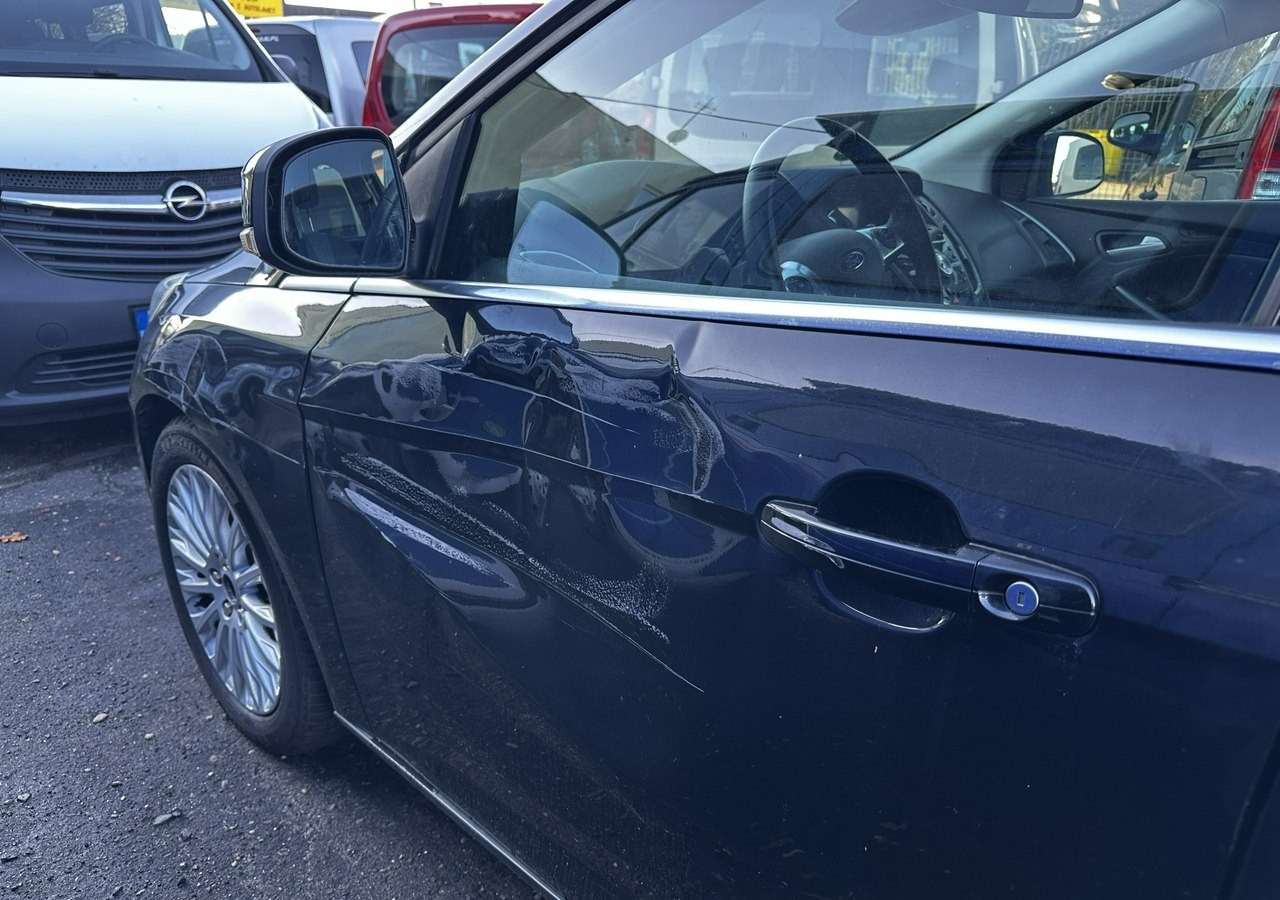 Hatchback Ford Focus III Ford Focus Bogate wyposażenie 2012: fotoğraf 19