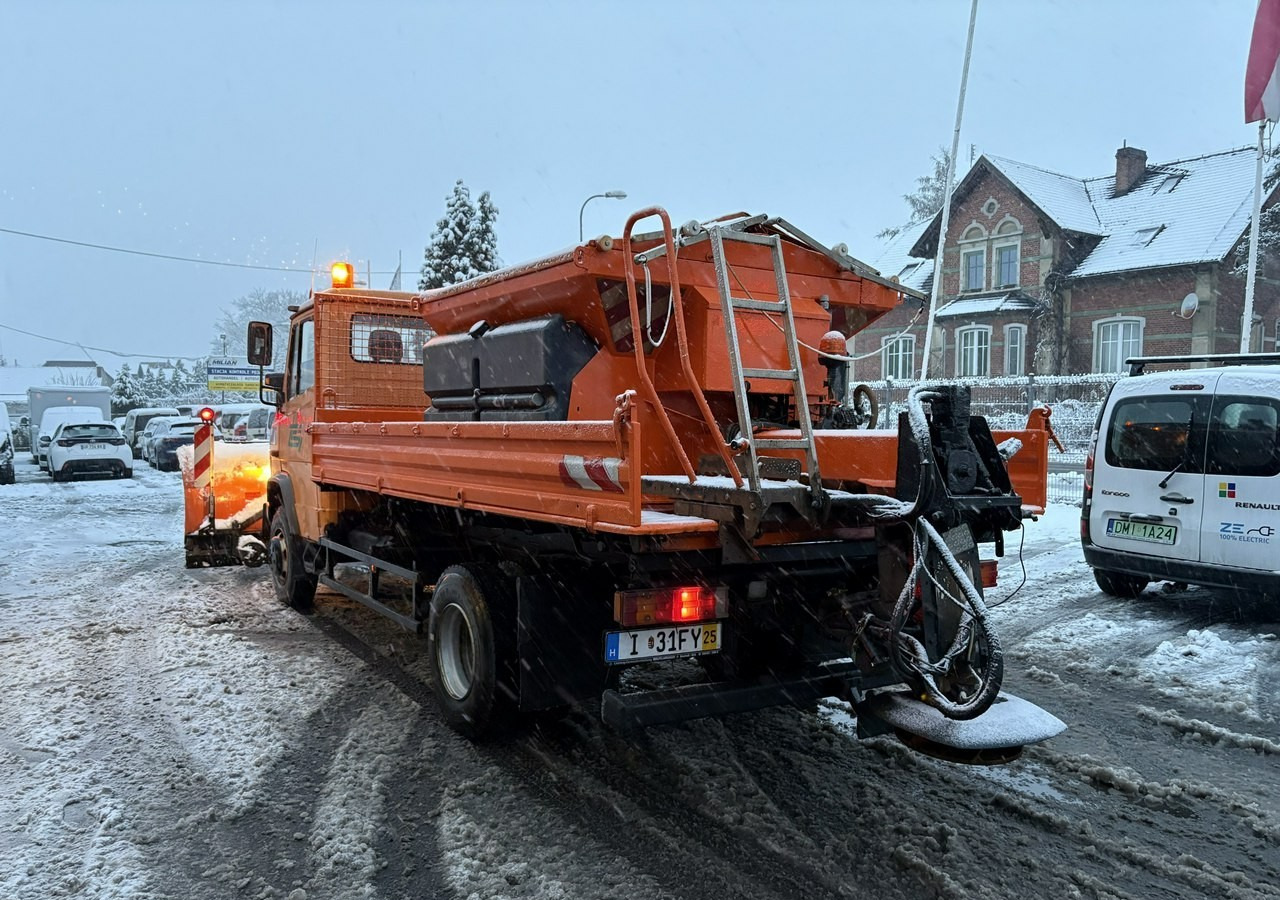 Mercedes-Benz Inny Mercedes-Benz Mercedes Vario 815 Wywrotka 4X4 2004 Pług posypywarka odśnieżarka - Kar küreme aracı: fotoğraf 2 Mercedes-Benz Inny Mercedes-Benz Mercedes Vario 815 Wywrotka 4X4 2004 Pług posypywarka odśnieżarka - Kar küreme aracı: fotoğraf 2