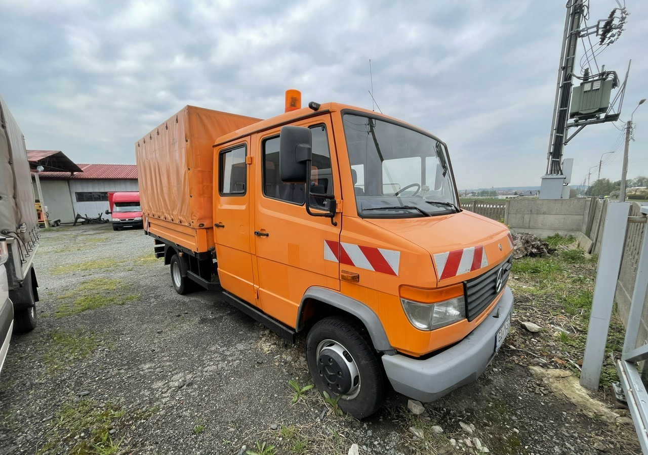 Mercedes-Benz Inny Mercedes-Benz Vario 614 Brygadówka skrzynia plandeka 6-oso doka dokka 2004 - Tenteli kamyon: fotoğraf 1 Mercedes-Benz Inny Mercedes-Benz Vario 614 Brygadówka skrzynia plandeka 6-oso doka dokka 2004 - Tenteli kamyon: fotoğraf 1