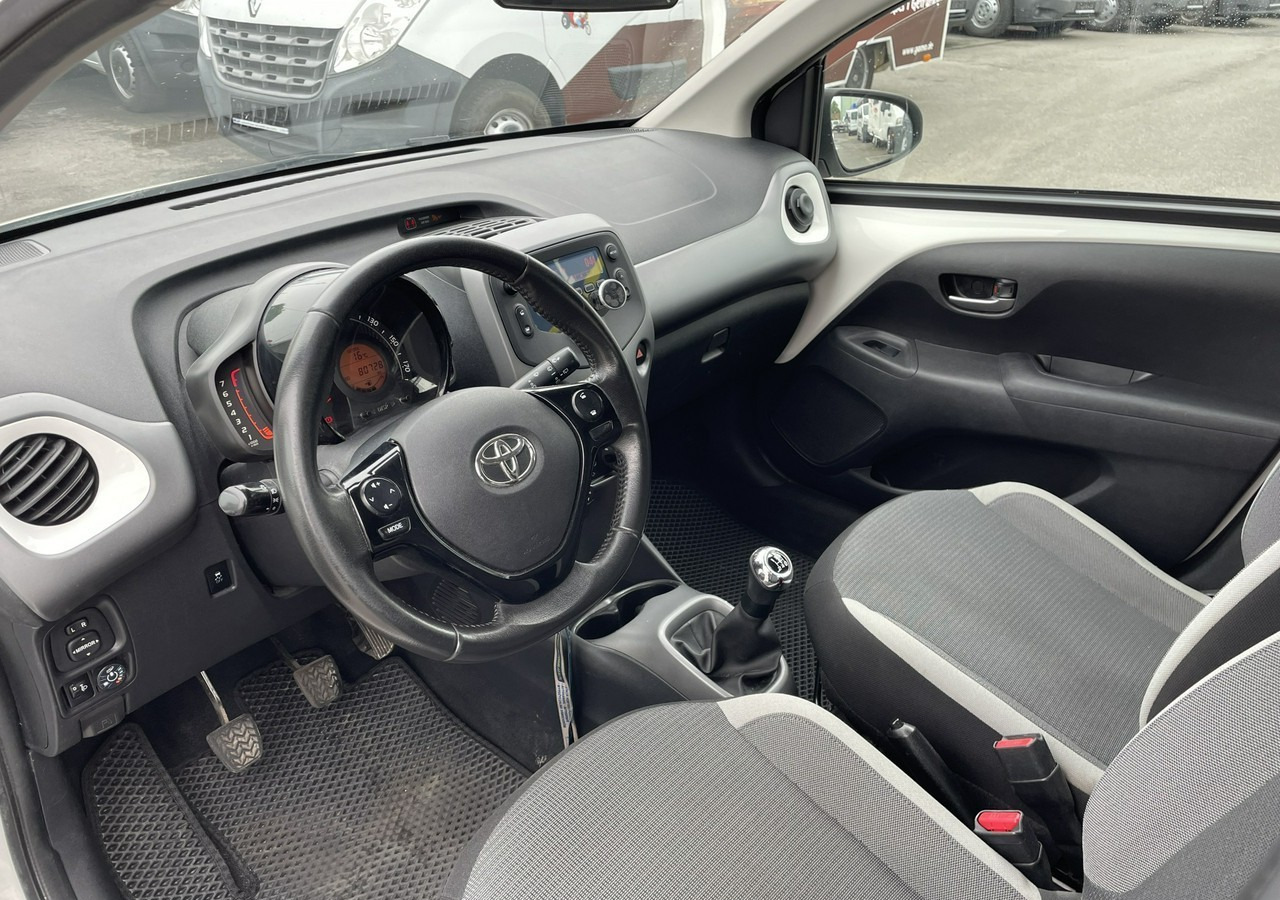 Toyota Aygo II Toyota Aygo 1.0 VVT-i JBL Edition bezyna+LPG Salon PL 2020 - Hatchback: fotoğraf 5 Toyota Aygo II Toyota Aygo 1.0 VVT-i JBL Edition bezyna+LPG Salon PL 2020 - Hatchback: fotoğraf 5