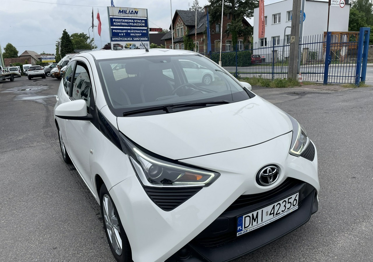 Toyota Aygo II Toyota Aygo 1.0 VVT-i JBL Edition bezyna+LPG Salon PL 2020 - Hatchback: fotoğraf 4 Toyota Aygo II Toyota Aygo 1.0 VVT-i JBL Edition bezyna+LPG Salon PL 2020 - Hatchback: fotoğraf 4
