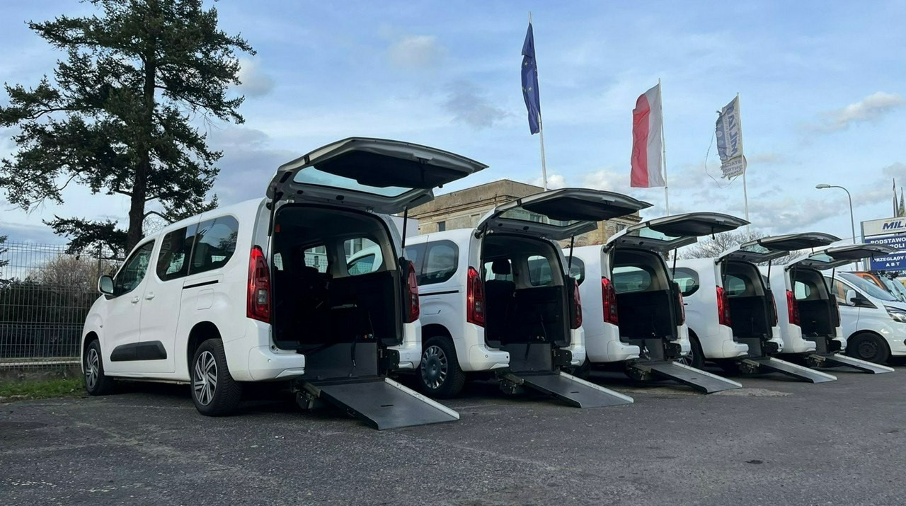 Volkswagen Caddy III Caddy 2.0TDI dla Niepełnosprawnych inwalida rampa Model 2023 PFRON - Station wagon: fotoğraf 5 Volkswagen Caddy III Caddy 2.0TDI dla Niepełnosprawnych inwalida rampa Model 2023 PFRON - Station wagon: fotoğraf 5