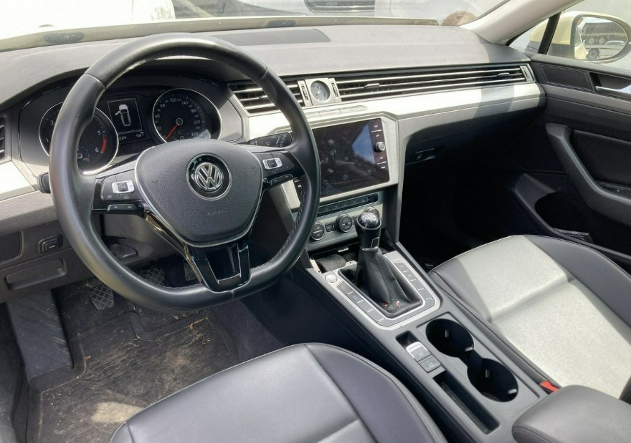 Volkswagen Passat B8 Passat B8 2.0-150KM 2018 - Binek araba: fotoğraf 5 Volkswagen Passat B8 Passat B8 2.0-150KM 2018 - Binek araba: fotoğraf 5