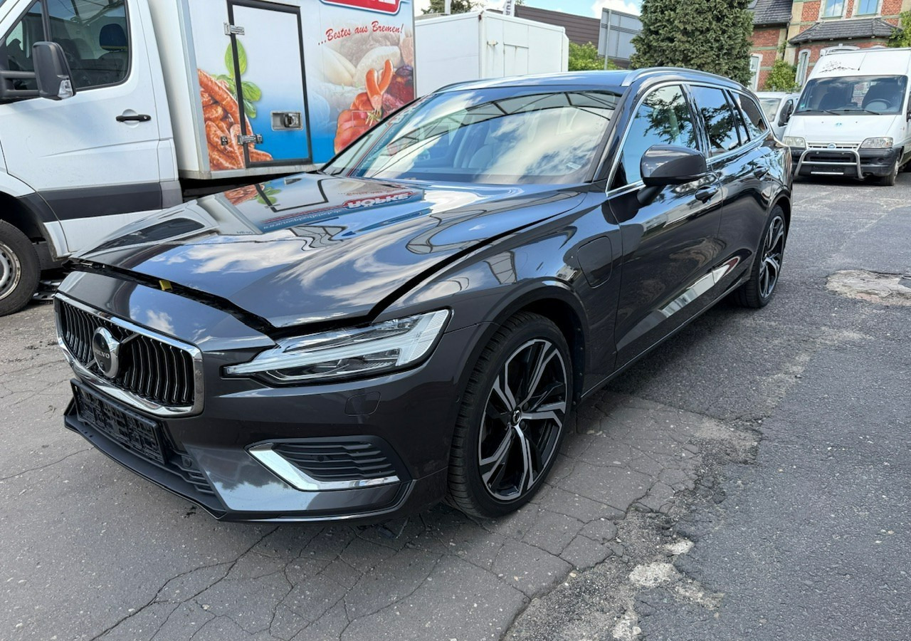 Volvo V60 II Volvo V60 2.0 T8 Plug-in Hybrid 455KM AWD Bogata Wersja Model 2024 - Binek araba: fotoğraf 1 Volvo V60 II Volvo V60 2.0 T8 Plug-in Hybrid 455KM AWD Bogata Wersja Model 2024 - Binek araba: fotoğraf 1