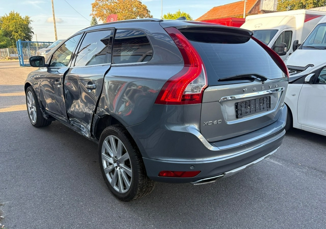 Volvo XC60 I Volvo XC 60 2,4 D4 AWD 190KM Summum Navi Panorama Skóry Kamera 2017 - SUV: fotoğraf 5 Volvo XC60 I Volvo XC 60 2,4 D4 AWD 190KM Summum Navi Panorama Skóry Kamera 2017 - SUV: fotoğraf 5