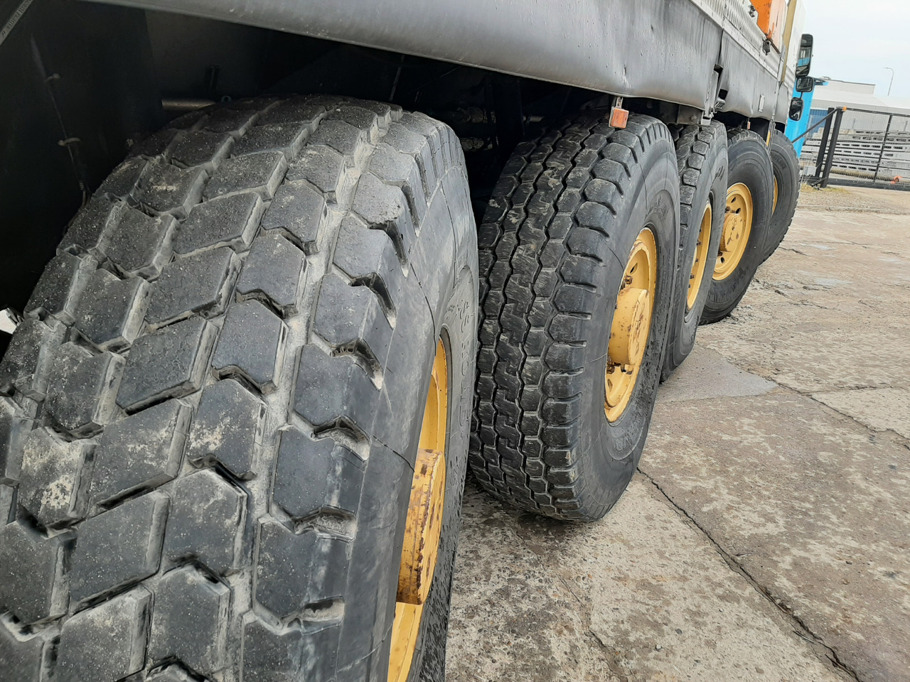 TEREX DEMAG AC100 - Arazi tipi vinç: fotoğraf 5 TEREX DEMAG AC100 - Arazi tipi vinç: fotoğraf 5
