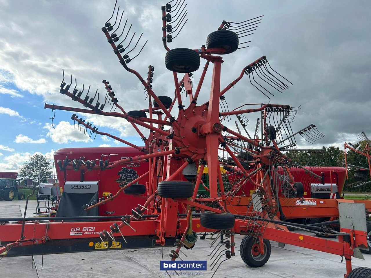 Kuhn GA8121 - Ot toplama tırmığı: fotoğraf 4 Kuhn GA8121 - Ot toplama tırmığı: fotoğraf 4