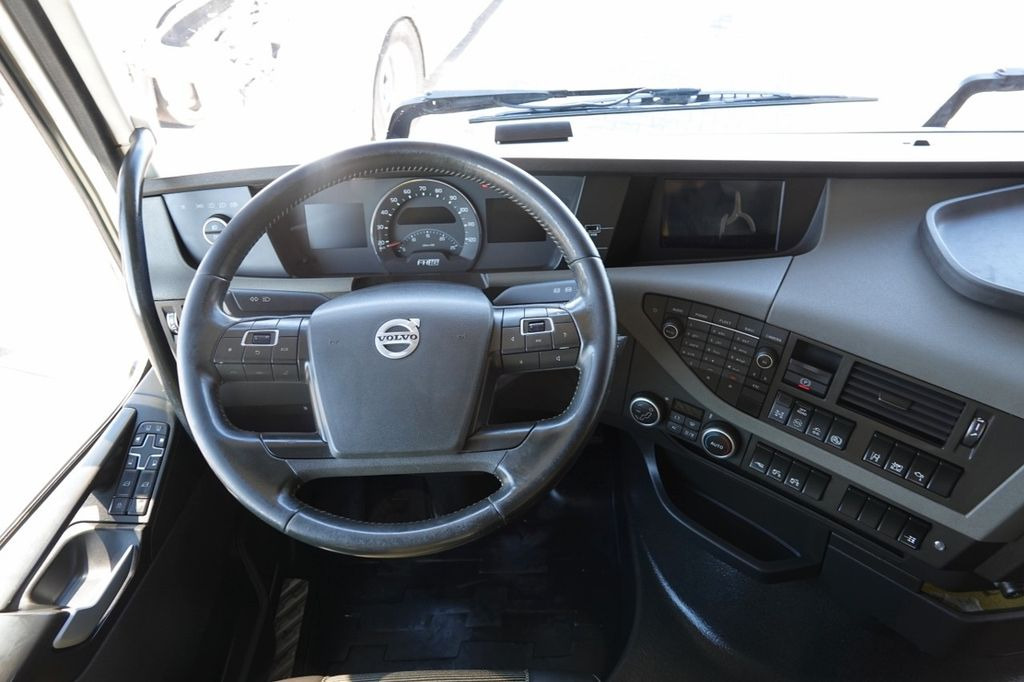 İç mekan fotoğrafi 1: Çekici Volvo FH 540 / 6x4 / HYDRAULIKA / I -PARK COOL /3 OSIE Volvo FH 540 / 6x4 / HYDRAULIKA / I -PARK COOL /3 OSIE İç mekan fotoğrafi 1: Çekici Volvo FH 540 / 6x4 / HYDRAULIKA / I -PARK COOL /3 OSIE Volvo FH 540 / 6x4 / HYDRAULIKA / I -PARK COOL /3 OSIE