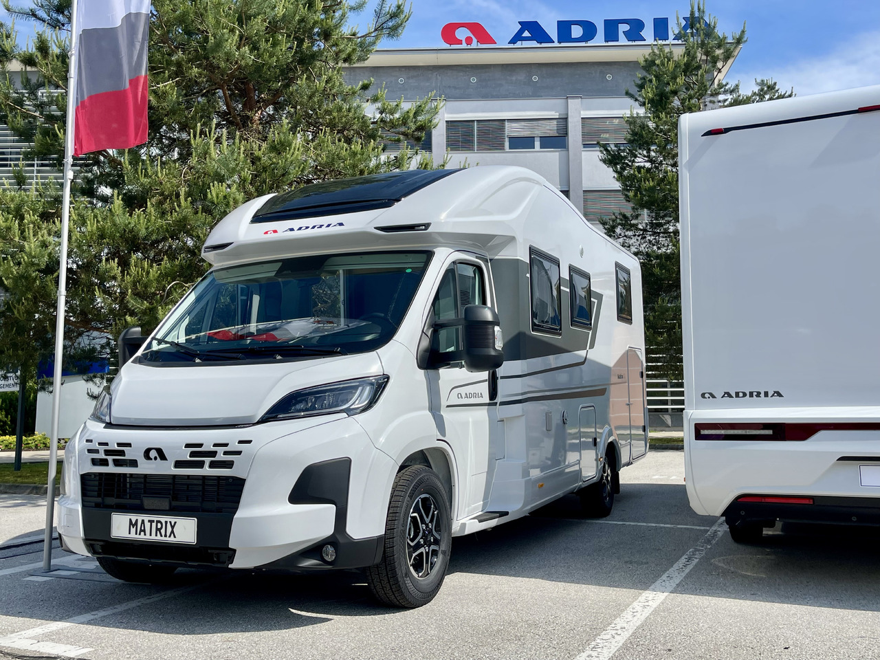 ADRIA Matrix axess 650SL - Semi entegre karavan: fotoğraf 2 ADRIA Matrix axess 650SL - Semi entegre karavan: fotoğraf 2