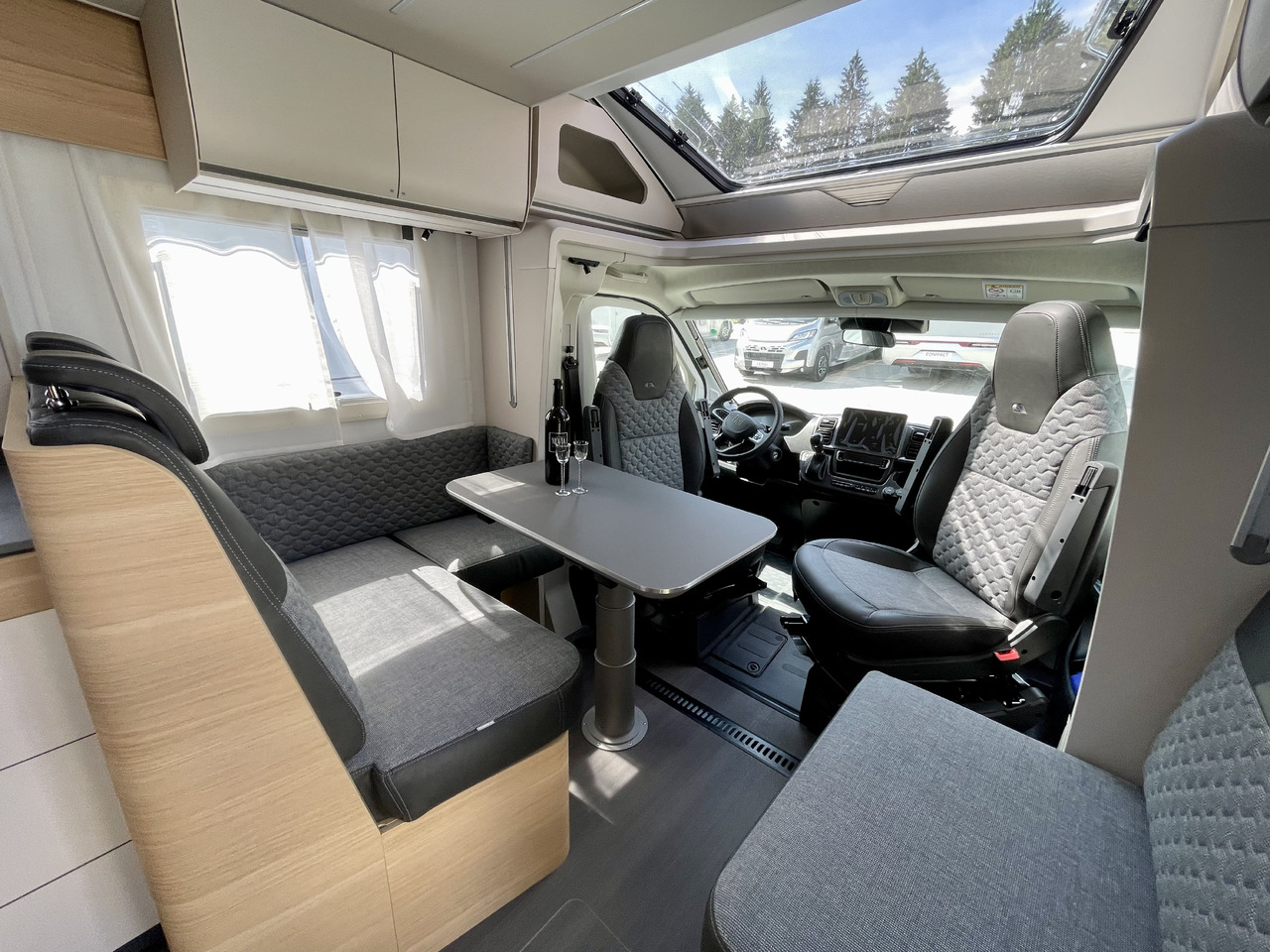 ADRIA Matrix axess 650SL - Semi entegre karavan: fotoğraf 5 ADRIA Matrix axess 650SL - Semi entegre karavan: fotoğraf 5