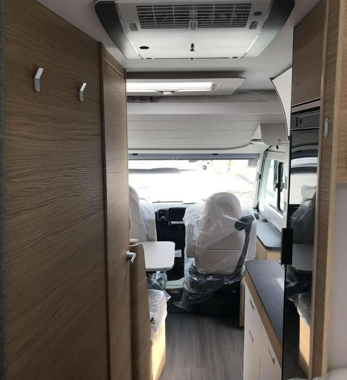Adria Sonic 600SL - Entegre karavan: fotoğraf 5 Adria Sonic 600SL - Entegre karavan: fotoğraf 5