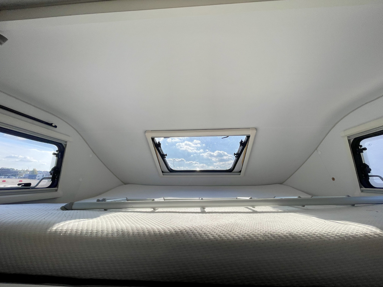 Alkovenli karavan SUN LIVING A 75DP: fotoğraf 10 Alkovenli karavan SUN LIVING A 75DP: fotoğraf 10