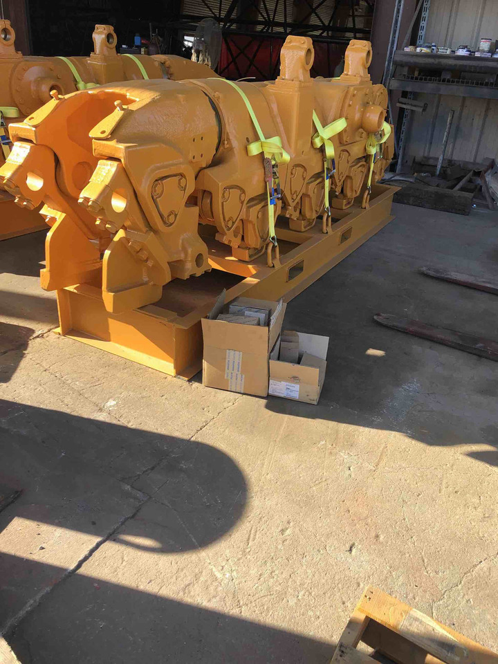 Komatsu D375A-6 - Çekici - Havaalanı ekipmanları: fotoğraf 1 Komatsu D375A-6 - Çekici - Havaalanı ekipmanları: fotoğraf 1