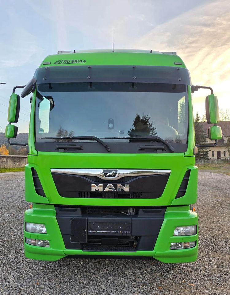 MAN TGM 18.320 / 18.290 / 15.290 / IZOTERMA / WINDA / 19PALET / E6 / 08.2018 / LIFT / SPROWADZONY / AUTOMAT / SYPIALKA / PIERWSZY WŁAŚCICIEL / BOCZNE DRZWI / STAN BARDZO DOBRY - Refrijeratör kamyon: fotoğraf 3 MAN TGM 18.320 / 18.290 / 15.290 / IZOTERMA / WINDA / 19PALET / E6 / 08.2018 / LIFT / SPROWADZONY / AUTOMAT / SYPIALKA / PIERWSZY WŁAŚCICIEL / BOCZNE DRZWI / STAN BARDZO DOBRY - Refrijeratör kamyon: fotoğraf 3