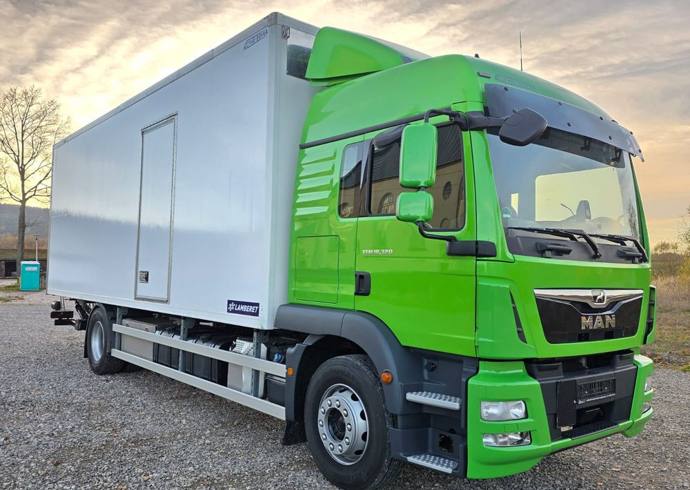 MAN TGM 18.320 / 18.290 / 15.290 / IZOTERMA / WINDA / 19PALET / E6 / 08.2018 / LIFT / SPROWADZONY / AUTOMAT / SYPIALKA / PIERWSZY WŁAŚCICIEL / BOCZNE DRZWI / STAN BARDZO DOBRY - Refrijeratör kamyon: fotoğraf 2 MAN TGM 18.320 / 18.290 / 15.290 / IZOTERMA / WINDA / 19PALET / E6 / 08.2018 / LIFT / SPROWADZONY / AUTOMAT / SYPIALKA / PIERWSZY WŁAŚCICIEL / BOCZNE DRZWI / STAN BARDZO DOBRY - Refrijeratör kamyon: fotoğraf 2