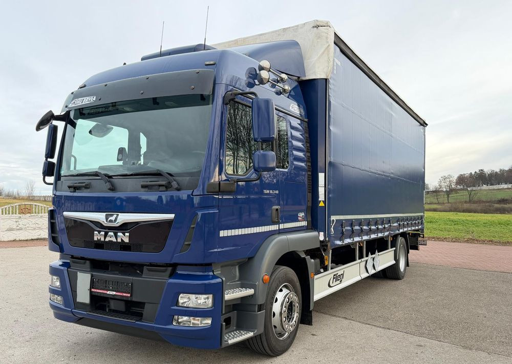 MAN TGM 18.340 / FIRANKA / LIFT / SPROWADZONY / KLIMA POSTOJOWA / 2017 / 9700 ŁADOWNOŚĆ / AUTOMAT / 18 PALET / E6 / WINDA / - Tenteli kamyon: fotoğraf 2 MAN TGM 18.340 / FIRANKA / LIFT / SPROWADZONY / KLIMA POSTOJOWA / 2017 / 9700 ŁADOWNOŚĆ / AUTOMAT / 18 PALET / E6 / WINDA / - Tenteli kamyon: fotoğraf 2