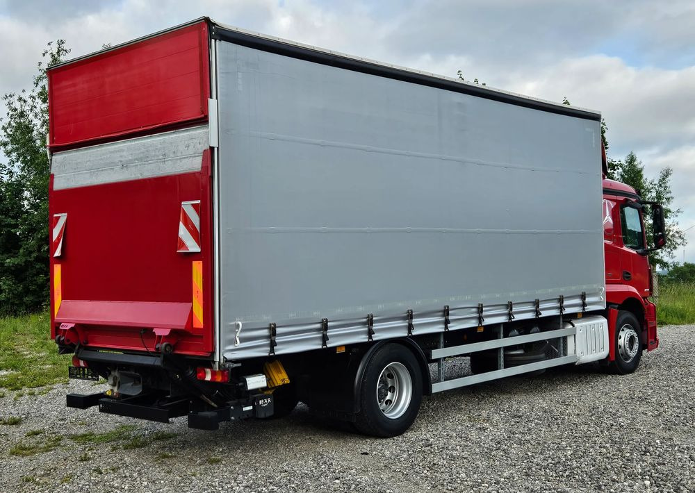 Mercedes-Benz ACTROS 1830/1827/1832/FIRANKA/WINDA/18 EUROPALET/AUTOMAT/Z NIEMIEC/2017/DUŻA ŁADOWNOŚĆ - Tenteli kamyon: fotoğraf 4 Mercedes-Benz ACTROS 1830/1827/1832/FIRANKA/WINDA/18 EUROPALET/AUTOMAT/Z NIEMIEC/2017/DUŻA ŁADOWNOŚĆ - Tenteli kamyon: fotoğraf 4