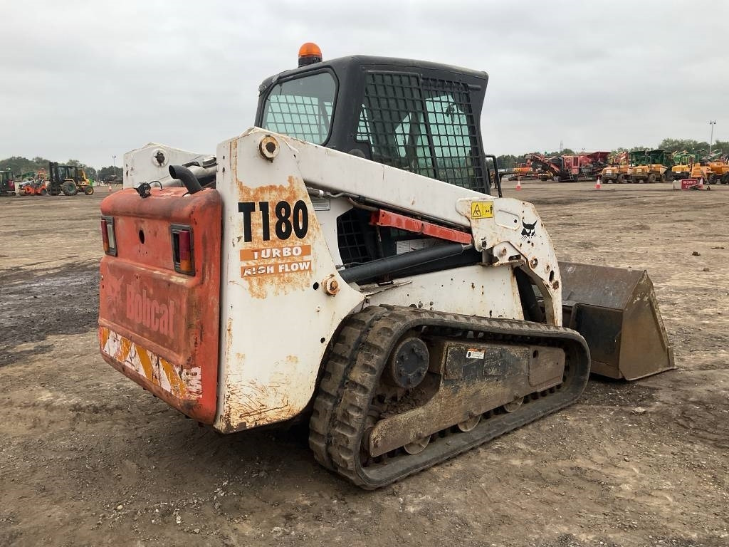 Bobcat T 180 - Mini yükleyici: fotoğraf 4 Bobcat T 180 - Mini yükleyici: fotoğraf 4