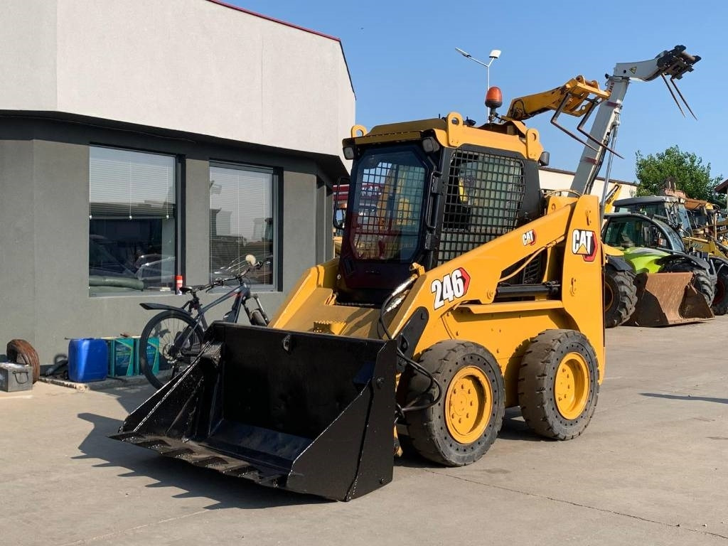 CAT 246 - Mini yükleyici: fotoğraf 1 CAT 246 - Mini yükleyici: fotoğraf 1